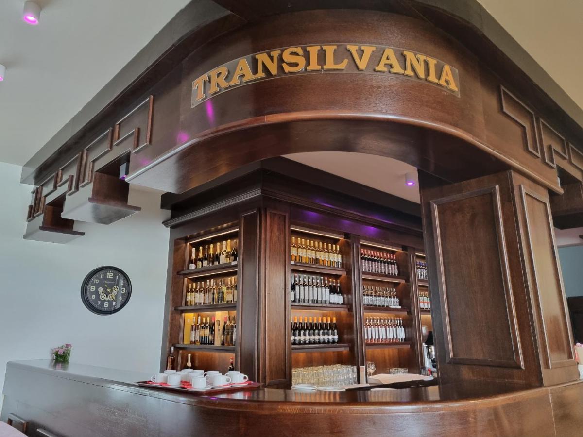 VILA Restaurant Transilvania Zărneşti Exterior foto